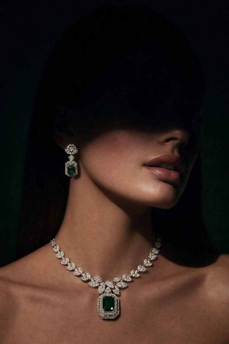 diamond pendant necklace